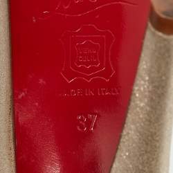 مملوكة مسبقًا Christian Louboutin Gold Suede Flo Ankle Strap Sandals Size 37