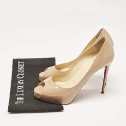 مملوكة مسبقًا Christian Louboutin Beige Patent Leather Very Prive Pumps Size 40