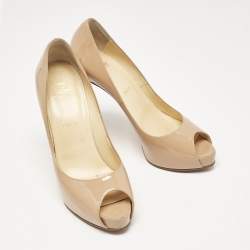 مملوكة مسبقًا Christian Louboutin Beige Patent Leather Very Prive Pumps Size 40