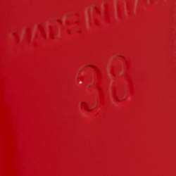 Pre Owned حذاء كعب عالي كريستيان لوبوتان هوت شيك جلد برنيق أبيض مقاس 38