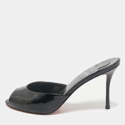 مملوكة مسبقًا صندل كريستيان لوبوتان جلد لامع أسود مي دولي سلايد مقاس 39