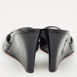 Pre Owned صندل كريستيان لوبوتان كعب سو مي سيور كاحل جلد لامع لون كريمي مقاس 38