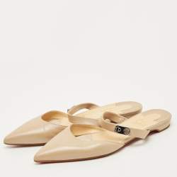 مملوكة مسبقًا Christian Louboutin Beige Leather Choc Lock Flat Mules Size 41