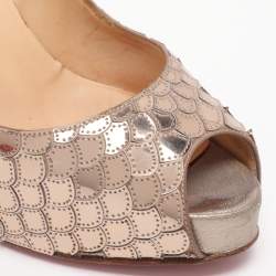 Pre Owned Christian Louboutin Metallic Scaled PVC Poseidon Peep Toe Pumps Size 38.5