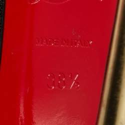 مملوكة مسبقًا Christian Louboutin Black Leather Pigalle Spikes Pumps Size 38.5