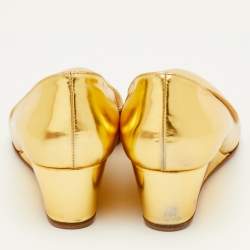 مملوكة مسبقًا حذاء كعب عالي كريستيان لوبوتان جلد ذهبي مقدمة مستديرة بكعب مقاس 38