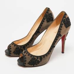 مملوكة مسبقًا Christian Louboutin Very Prive Size 39 Grey/Black Suede and Lace Embroidered Peep Toe Pumps