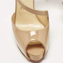 مملوكة مسبقًا Christian Louboutin Size 37.5 Beige Patent Leather Catchy Two Peep-Toe Pumps