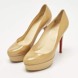مملوكة مسبقًا Christian Louboutin Bianca Size 36 Beige Patent Leather Platform Pumps