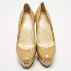 مملوكة مسبقًا Christian Louboutin Bianca Size 36 Beige Patent Leather Platform Pumps