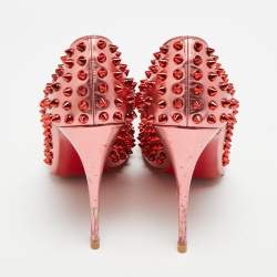 مملوكة مسبقًا Christian Louboutin Pigalle Spikes Size 39 Metallic Red Patent Leather Pumps