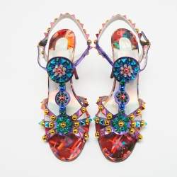 Pre Owned صندل كريستيان لوبوتان جولدورا بحزام الكاحل جلد لامع بنفسجي مقاس 38