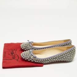 مملوكة مسبقًا حذاء باليرينا فلات كريستيان لوبوتان جاين سبايك جلد لامع رمادي مقاس 41