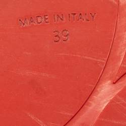 Pre Owned شبشب مسامير مطاطي كريمي كريستيان لوبوتان مقاس 39