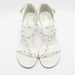 مملوكة مسبقًا Christian Louboutin Riojana Spikes Size 38.5 White Leather Sandals 