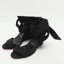 Pre Owned صندل كريستيان لوبوتان ميليدس دي ديزرت ساتان أسود بكعب إسفين مقاس 39