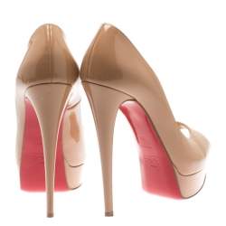 مملوكة مسبقًا حذاء كعب عالي كريستيان لوبوتان نعل سميك مقدمة مفتوحة ليدي جلد لامع بيج مقاس 39