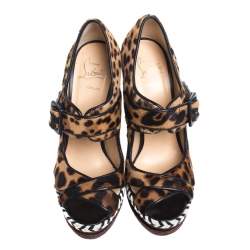 مملوكة مسبقًا صندل كريستيان لوبوتان هايغلاندير نعل سميك شعر عجل نقشة الفهد و حواف جلد مقاس 38.5