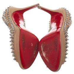 مملوكة مسبقًا حذاء كعب عالي كريستيان لوبوتان "يولاندا" سبايك مقدمة مفتوحة جلد بيج مقاس 38