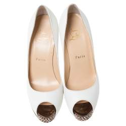 مملوكة مسبقًا Christian Louboutin White Leather New Prive Spiked Peep Toe Pumps Size 37