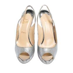 مملوكة مسبقًا صندل كريستيان لوبوتان جلد فضي غليتر مقدمة مدببة نعل سميك مقاس 39