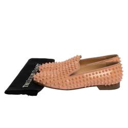 Pre Owned حذاء لوفرز كريستيان لوبوتان سليب أون سبايك رولينغ جلد لامع وردي فاتح مقاس 40