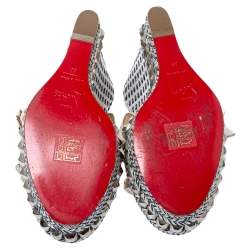 مملوكة مسبقًا Christian Louboutin White/Blue Studded Leather Cataclou Espadrille Wedge Sandals Size 38