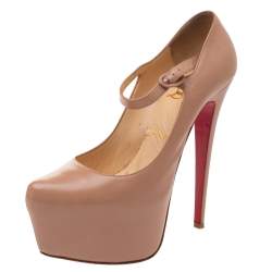 مملوكة مسبقًا حذاء كعب عالي كريستيان لوبوتان دافوديل ماري جين جلد بيج مقاس 39