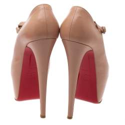 مملوكة مسبقًا حذاء كعب عالي كريستيان لوبوتان دافوديل ماري جين جلد بيج مقاس 39