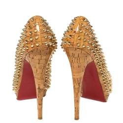 مملوكة مسبقًا Christian Louboutin Beige Patent Leather Cork Alti Spike Platform Pumps Size 39