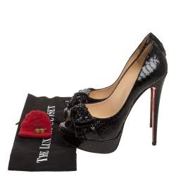 مملوكة مسبقًا Christian Louboutin Black Python Madame Butterfly Peep Toe Pumps Size 39