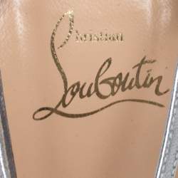 مملوكة مسبقًا Christian Louboutin Metallic Silver Audrey Strappy Sandals Size 38.5