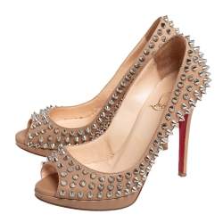 Pre Owned حذاء كعب عالي كريستيان لوبوتان يولاندا جلد بيج مرصع سبايكز مقدمة مفتوحة مقاس 35