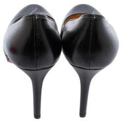 Pre Owned Christian Louboutin Black Leather Simple  Pumps Size 39 