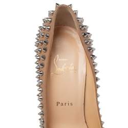 مملوكة مسبقًا Christian Louboutin Beige Leather Fifi Spike Round Toe Pumps Size 38.5