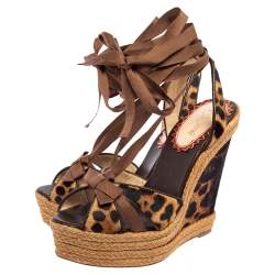 مملوكة مسبقًا صندل كعب روكي كريستيان لوبوتان إسبادريل إيزابيل حافة جلد وقشما وشعر عجل طباعة فهد بني مقاس 38