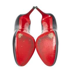 Pre Owned Christian Louboutin Black Patent Leather Simple Round-Toe Pumps Size 37.5