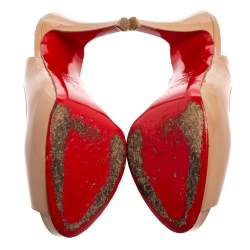 مملوكة مسبقًا حذاء كعب عالي كريستيان لوبوتان نو بريف جلد بيج لامع بحزام للكاحل مقاس 38.5