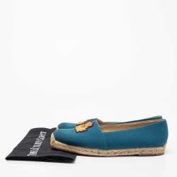 مملوكة مسبقًا Christian Louboutin Blue Canvas Gala Embroidered Crest Flat Espadrilles Size 39