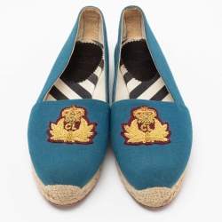 مملوكة مسبقًا Christian Louboutin Blue Canvas Gala Embroidered Crest Flat Espadrilles Size 39