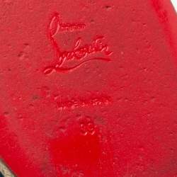 مملوكة مسبقًا Christian Louboutin Blue Canvas Gala Embroidered Crest Flat Espadrilles Size 39