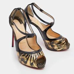 مملوكة مسبقًا Christian Louboutin Black/Gold Patent Leather Criss Cross Peep Toe Platform Sandals Size 36