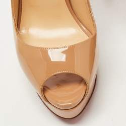 مملوكة مسبقًا Christian Louboutin Beige Patent Lady Peep Slingback Sandals Size 38