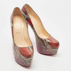 مملوكة مسبقًا Christian Louboutin Multicolor Python Daffodile Pumps Size 41