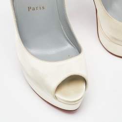 مملوكة مسبقًا Christian Louboutin Cream Satin Lady Peep Toe Platform Pumps Size 37