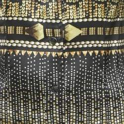 Pre Owned ```json
{"name_ar": "قميص كلاس باي روبيرتو كافالي ساتان مطبوع بني مقاس متوسط"}
```