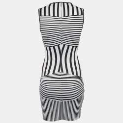 مملوكة مسبقًا فستان كلوفر كانيون بجرسي مخطط أبيض/أسود بديكون مقاس صغير (إكس سمول)