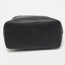 مملوكة مسبقًا حقيبة باكت كوتش جلد سوداء تاشا