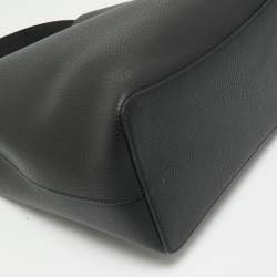 مملوكة مسبقًا حقيبة باكت كوتش جلد سوداء تاشا
