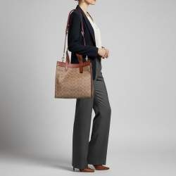 مملوكة مسبقًا Coach Field Brown/Beige Signature with Horse Carriage Print Coated Canvas and Leather Tote